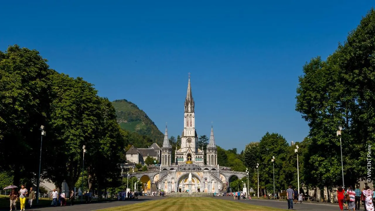 Helgon Hotel - Lourdes Pyrenees 4*,