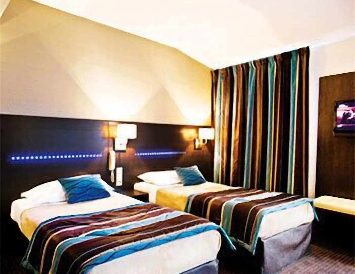Helgon Hotel - Lourdes Pyrenees France